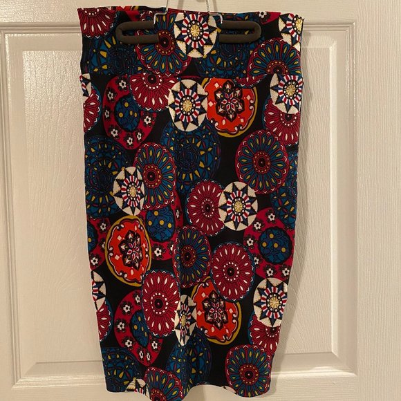 EUC LuLaRoe Gears Print Cassie S - Picture 4 of 6